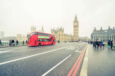 Londra, İngiltere - 15 Şubat, 2017: Houses of Parliament Westminster Sarayı Westminster köprü.