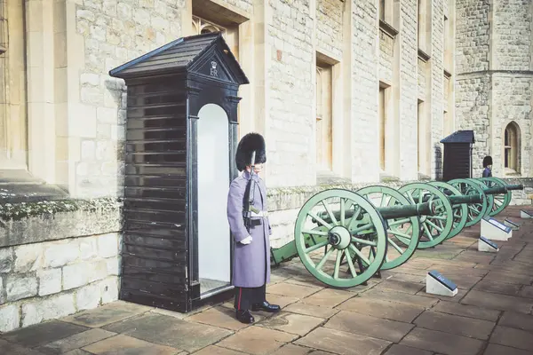 Londra, İngiltere - 17 Şubat, 2017: Tower of London's Merkezi Londra'da Thames nehrinin kuzey kıyısında yer alan tarihi kale.