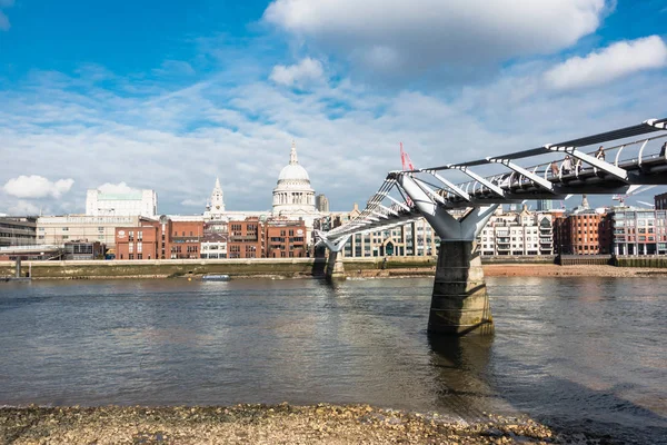 Londres Reino Unido Febrero 2017 Millenium Bridge Puente Colgante Acero — Foto de Stock