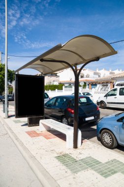 Otobüs terminalinde billboard