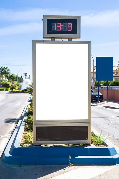 Otobüs Terminalinde Billboard — Stok fotoğraf