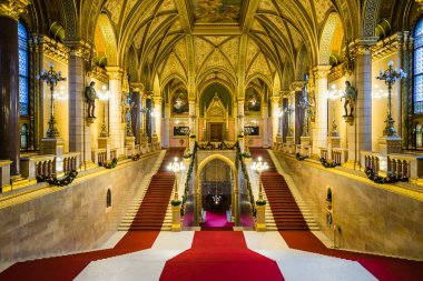 BUDAPEST, HUNGARY - 19 Aralık 2017: Macar Parlamento Binası Gotik Diriliş tarzında.