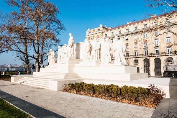 Budapest Węgry Grudzień 2017 Pomnik Byłego Premiera Węgier Lajosa Kossutha — Zdjęcie stockowe