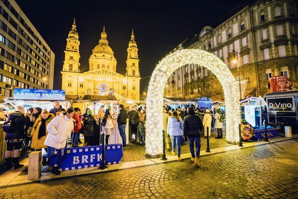 Budapest Hungary Aralik 2017 Szent Istvan Meydanı Ndaki Noel Fuarı — Stok fotoğraf
