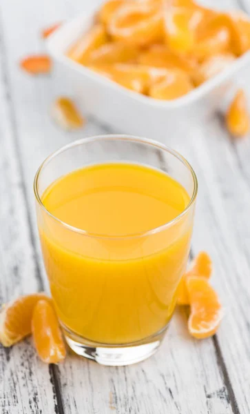 Домашний сок мандарина (крупным планом) ) — стоковое фото