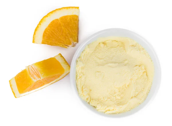 Owoce pomarańczowe proszek na białym tle — Zdjęcie stockowe
