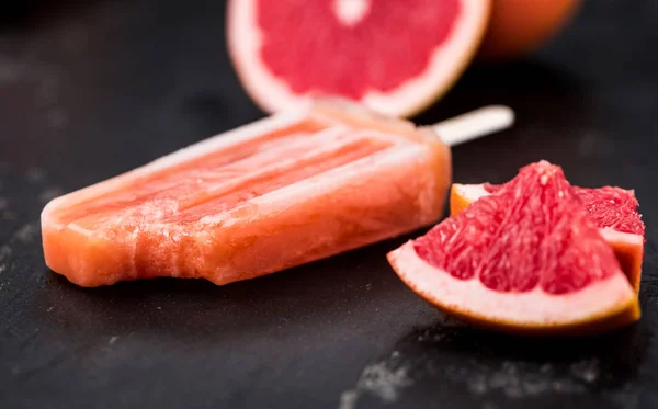 Homemade Grapefruit Popsicles (selective focus) — Stock Photo, Image