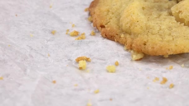 Frische Hausgemachte Plätzchen Auf Einem Rotierenden Teller Als Nahtlose Schleife — Stockvideo