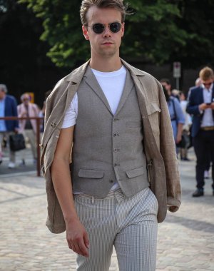 Floransa-12 Haziran 2018 erkekler sokakta Pitti sırasında.