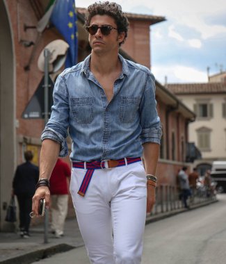 Floransa-13 Haziran 2018 Alessandro D'Amato Pitti sırasında sokakta.