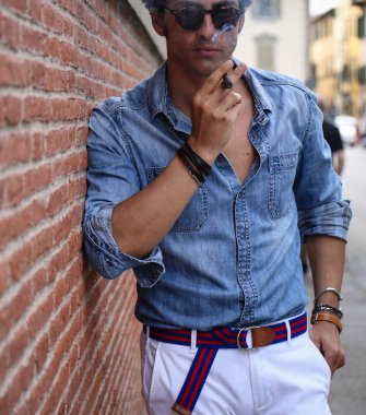 Floransa-13 Haziran 2018 Alessandro D'Amato Pitti sırasında sokakta.