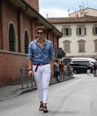 Floransa-13 Haziran 2018 Alessandro D'Amato Pitti sırasında sokakta.