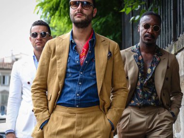 Floransa-13 Haziran 2018 Federico Lapo Bonini Pitti sırasında sokakta.