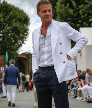 Floransa-13 Haziran 2018 Tiberio Pellegrinelli Pitti sırasında sokakta.