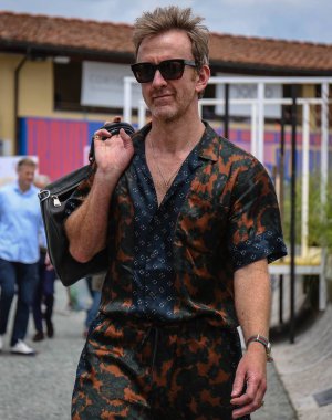 Floransa-13 Haziran 2018 Tom Stubbs Pitti sırasında sokakta.
