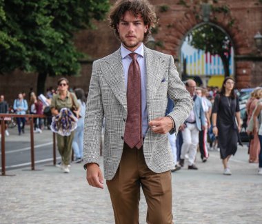 Floransa-13 Haziran 2018 Federico Beltrami Pitti sırasında sokakta.