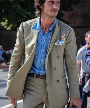 Floransa-14 Haziran 2018 Sebastiano Guardi' Pitti sırasında sokakta.