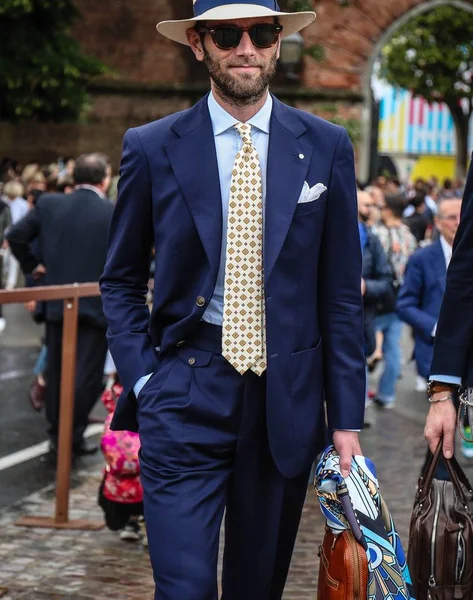 Florencia Junio 2018 Hombres Calle Durante Pitti —  Fotos de Stock