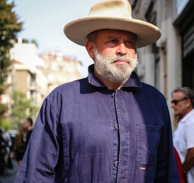Milan, İtalya - 19 Eylül 2018: Robert Rabensteiner Milano Moda Haftası sırasında sokakta.