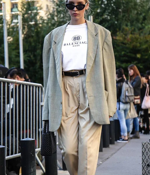 Parigi Francia Settembre 2018 Donne Strada Durante Paris Fashion Week — Foto Stock