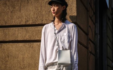 Milan, İtalya - 19 Eylül 2018: Chu Wong Milano Moda Haftası sırasında sokakta.
