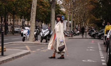 Paris moda haftası sırasında sokakta Kristi Gogsadze Paris, Fransa - 2 Ekim 2018:.