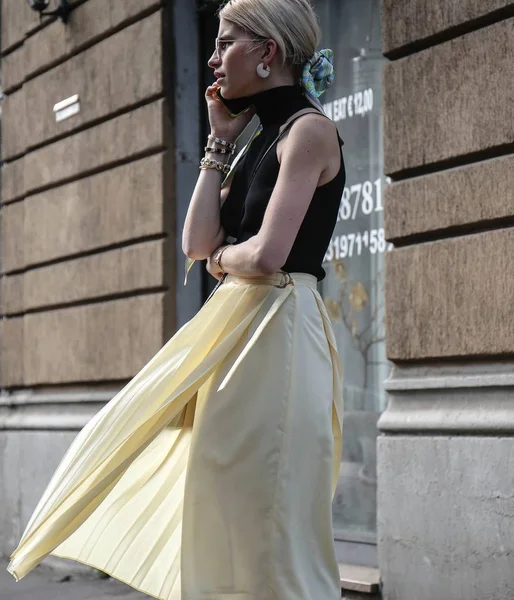 Мілан Італія 2018 Вересня Керолайн Daur Вулиці Протягом Тижня Моди — стокове фото