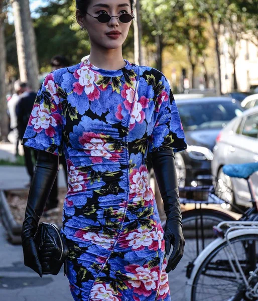 Paris Franciaország Szeptember 2018 Nők Utcán Párizsi Fashion Week Alatt — Stock Fotó