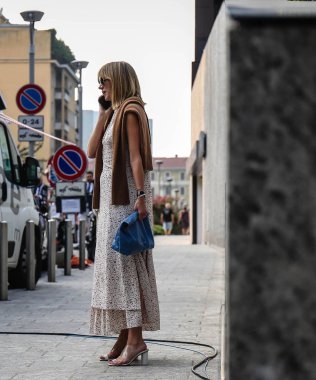 Milan, İtalya - 19 Eylül 2018: Lisa Aiken Milano Moda Haftası sırasında sokakta.