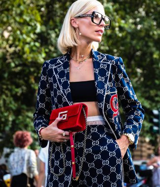 Milan, İtalya - 19 Eylül 2018: Viktoria Rader Milano Moda Haftası sırasında sokakta.