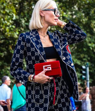 Milan, İtalya - 19 Eylül 2018: Viktoria Rader Milano Moda Haftası sırasında sokakta.