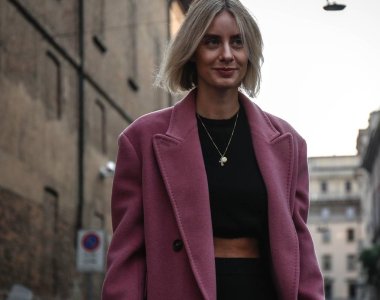 Milan, İtalya - 20 Eylül 2018: Lisa Hahnbueck Milano Moda Haftası sırasında sokakta.