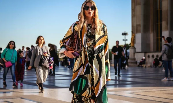 Париж Франция Сентября 2018 Года Женщины Улице Время Недели Моды — стоковое фото