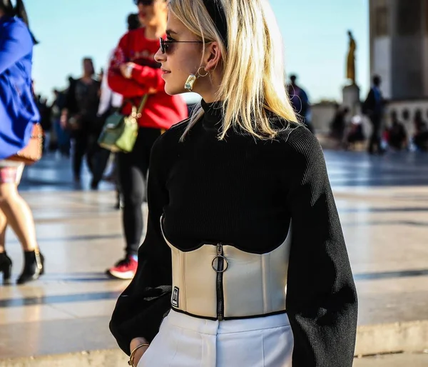 Paris Franciaország Szeptember 2018 Caroline Daur Utcán Párizsi Fashion Week — Stock Fotó