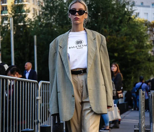 París Francia Septiembre 2018 Mujeres Calle Durante Semana Moda París —  Fotos de Stock