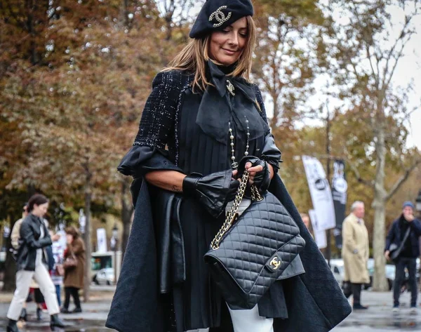 Paris França Outubro 2018 Mulheres Rua Durante Paris Fashion Week — Fotografia de Stock