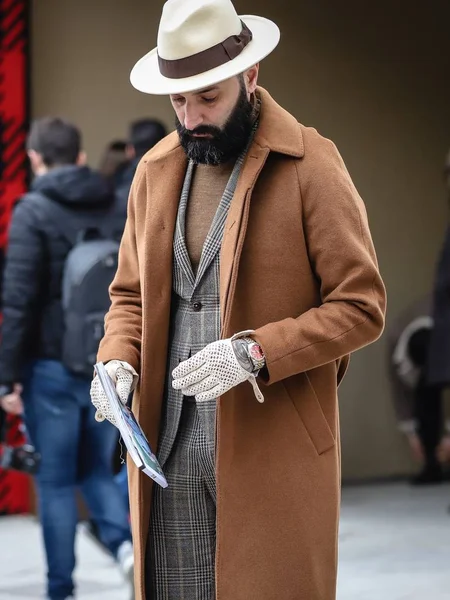 Streetstyle Pitti Immagine uomo 8 января 2019 года — стоковое фото