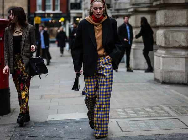 London Fashion Week Streetsytle 16 febbraio 2019 — Stock Fotó