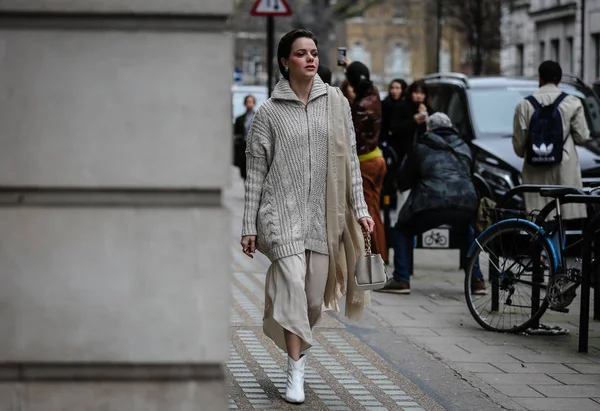 Лондон Тиждень моди вуличної 16 февраля 2019 — стокове фото