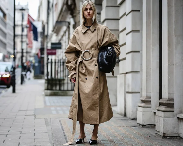 Лондон Тиждень моди вуличної 16 февраля 2019 — стокове фото