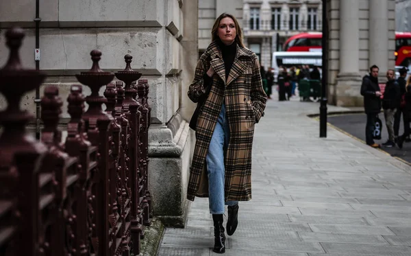 London fashion week streetsytle 16 febbraio 2019 — Stockfoto
