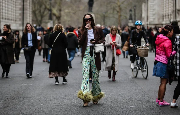 London fashion week streetsytle 16 febbraio 2019 — Stockfoto