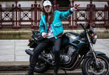 Londra Moda Haftası Streetsytle 16 Şubat 2019