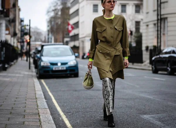 London Fashion Week Streetsytle 16 febbraio 2019 — Stock Fotó