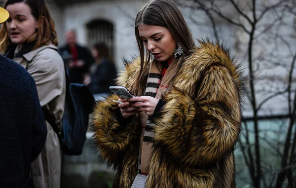 London Fashion Week Streetsytle 1 7 febbraio 2019 — Stockfoto