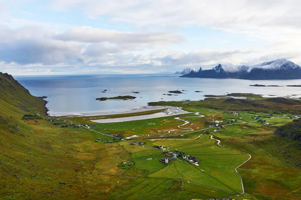 Piękny Widok Wybrzeże Wioski Plaże Góry Lofoten Islands Norwegii — Zdjęcie stockowe