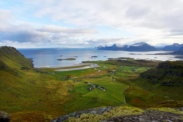Piękny Widok Wybrzeże Wioski Plaże Góry Lofoten Islands Norwegii — Zdjęcie stockowe