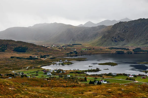 Widok Góry Nad Krajobrazem Lofoten Islands — Zdjęcie stockowe