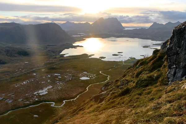 Widok Góry Nad Krajobrazem Lofoten Islands — Zdjęcie stockowe