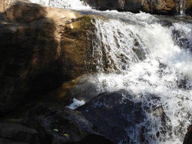 küçükaslan veya Koth, şelaleler yakın lambasingi